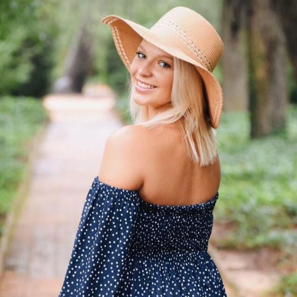 Meet your Posher, Helena